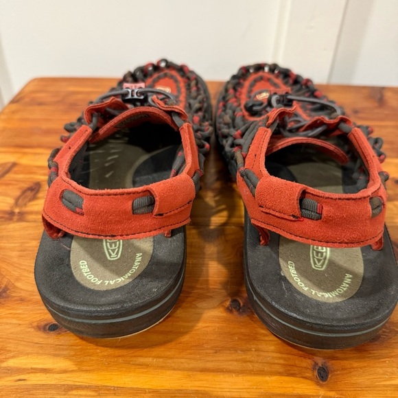 Sandals_&_Flip_Flops